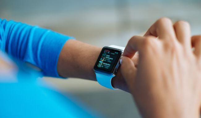 How Smart Wearables Are Transforming Preventive Healthcare and the Fitness Industry